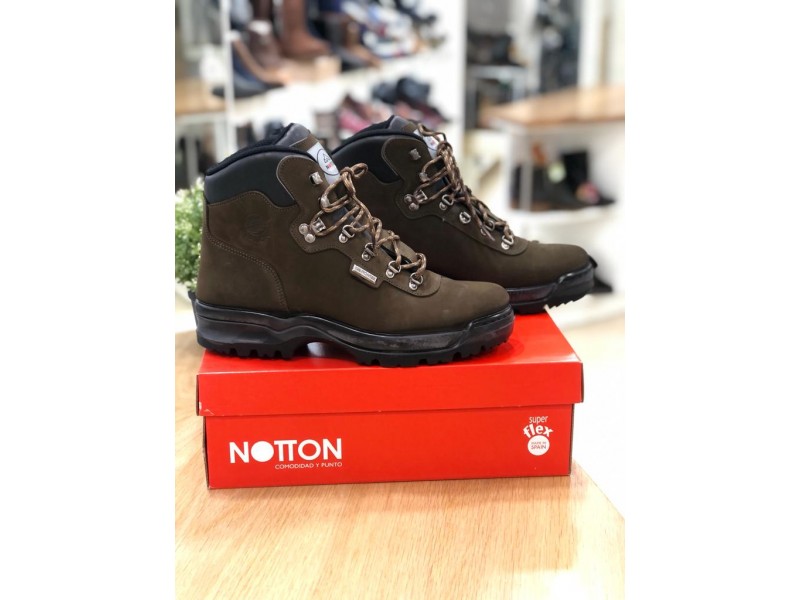 Bota de Notton 790 en color con NottonTex impermeable.